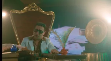 رضا البحراوي يعلن تأجيل أعماله الفنية بسبب صحة والدته.