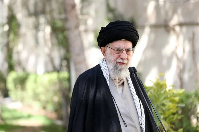 خامئني: إسرائيل ارتكبت خطأً كبيرًا وتواجه الع consequences الآن خامئني: إسرائيل ارتكبت خطأً كبيرًا وتواجه الع consequences الآن