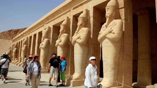 السياحة والآثار: زيادة بنسبة 33% في عدد الرحلات والركاب المتجهين إلى وجهاتنا السياحة والآثار: زيادة بنسبة 33% في عدد الرحلات والركاب المتجهين إلى وجهاتنا