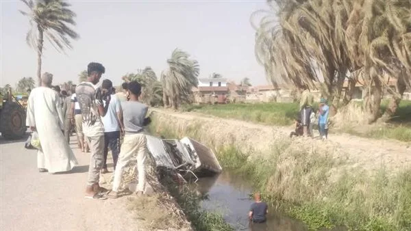 انقلاب سيارة أجرة “صندوق” في بحر البطس بالفيوم دون تسجيل أي إصابات