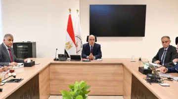 وزير الري يستعرض وضع النظام المائي في محافظتي بني سويف والمنيا خلال ذروة احتياجات المياه