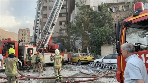 الجيش الإسرائيلي يستهدف مواقع عسكرية غرب إيران، وطهران تصف الهجوم الأمريكي على منشآتها بـ”العار”. الجيش الإسرائيلي يستهدف مواقع عسكرية غرب إيران، وطهران تصف الهجوم الأمريكي على منشآتها بـ”العار”.