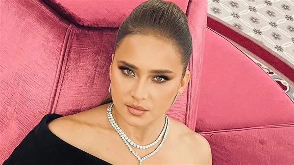 شقيقة الفنانة تتعرض للتهديد بزوجها.. تفاصيل مثيرة ومرعبة حول حادث سيارة! شقيقة الفنانة تتعرض للتهديد بزوجها.. تفاصيل مثيرة ومرعبة حول حادث سيارة!