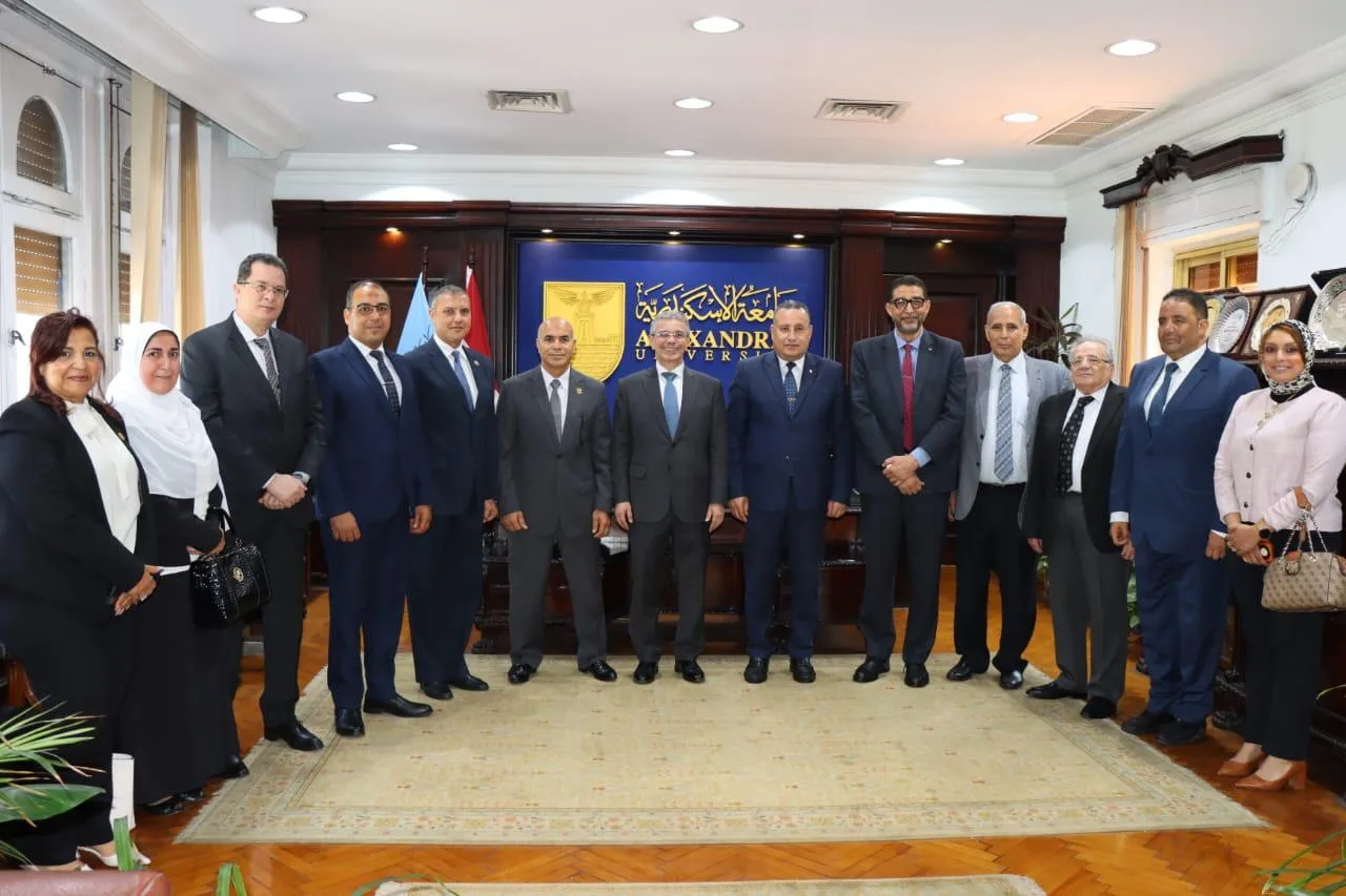 برامج تعليمية وتدريبية.. شراكة بين الجمارك وجامعة الإسكندرية لدعم الاستثمار في تطوير الموارد البشرية برامج تعليمية وتدريبية.. شراكة بين الجمارك وجامعة الإسكندرية لدعم الاستثمار في تطوير الموارد البشرية