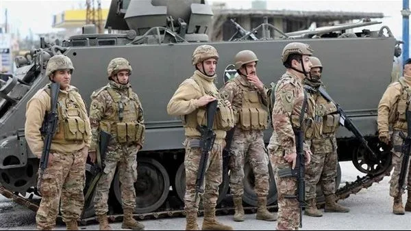 الجيش اللبناني يفحص أحد المباني في الضاحية الجنوبية الجيش اللبناني يفحص أحد المباني في الضاحية الجنوبية
