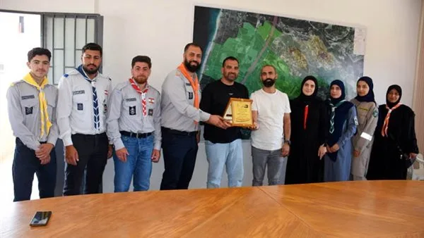 وفد من كشافة الرسالة الإسلامية يزور رئيس بلدية «صبحي سقلاوي» بمناسبة فوج الإمام محمد الباقر “ع” وفد من كشافة الرسالة الإسلامية يزور رئيس بلدية «صبحي سقلاوي» بمناسبة فوج الإمام محمد الباقر “ع”