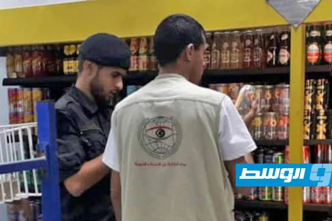 مصادرة مواد غذائية منتهية الصلاحية في سرت (صور) مصادرة مواد غذائية منتهية الصلاحية في سرت (صور)
