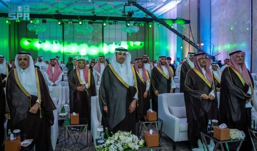 وزير النقل يشرف على توقيع عقود تخصيص محطات الشحن المتعددة الأغراض في ثمانية موانئ وزير النقل يشرف على توقيع عقود تخصيص محطات الشحن المتعددة الأغراض في ثمانية موانئ
