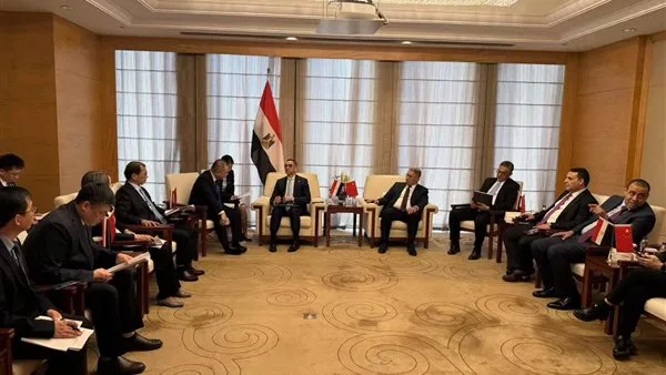وزير الاستثمار: مصر تتمتع بعوامل استثمارية تؤهلها لتكون مركزًا مثاليًا للتجارة والصناعة وزير الاستثمار: مصر تتمتع بعوامل استثمارية تؤهلها لتكون مركزًا مثاليًا للتجارة والصناعة