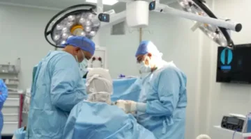 من الظلام إلى الضوء: قدوم الطفل يحيى بمعجزة إلهية في «مستشفى الناس» بعد تعرض الأم لحروق شديدة.