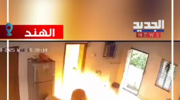 تسرب غاز يؤدي إلى اشتعال منزل بالكامل (فيديو)
