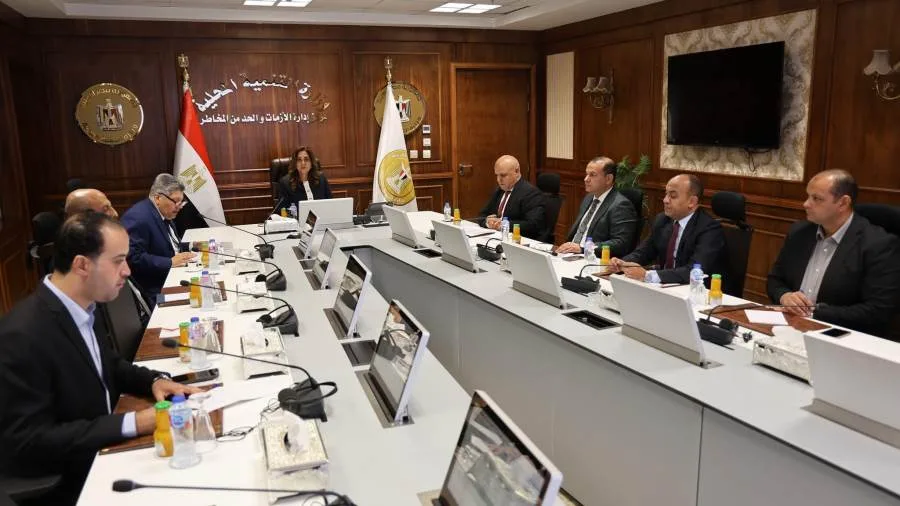 وزيرة التنمية المحلية تراقب قضايا التصالح وإزالة التعديات مع سكرتيري المحافظات وزيرة التنمية المحلية تراقب قضايا التصالح وإزالة التعديات مع سكرتيري المحافظات