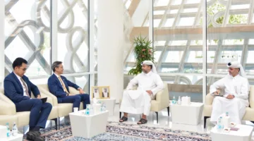 المدير التنفيذي لهيئة المناطق الحرة يلتقي بسفير سنغافورة