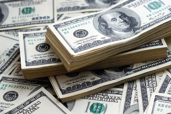 الدولار ينخفض بمقدار 11 قرشًا ليصل متوسط بيعه إلى 50.74 جنيه نهاية تعاملات يوم الاثنين. الدولار ينخفض بمقدار 11 قرشًا ليصل متوسط بيعه إلى 50.74 جنيه نهاية تعاملات يوم الاثنين.