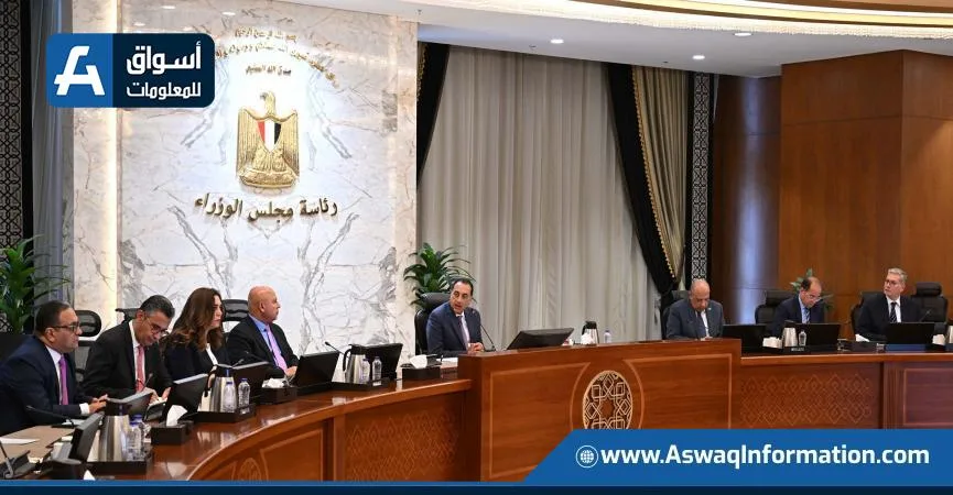 رئيس الوزراء يراقب الوضع الحالي لإمدادات الوقود والسلع الأساسية وخطط ترشيد استخدام الكهرباء