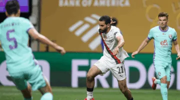 بعد debutه الأول.. غوارديولا يثني على الجزائري آيت نوري