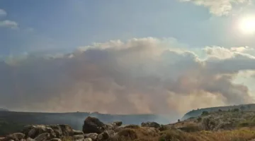 اندلاع حريق ضخم في غزة نتيجة للقصف الجوي