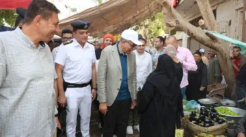 محافظ المنيا يستمع لمشاكل المواطنين ويوجه بتقديم حلول عاجلة ودعم الحالات الإنسانية.