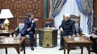 شيخ الأزهر للسفير الفرنسي: الفقراء والمستضعفون هم من يدفعون ثمن الحروب الجنونية.