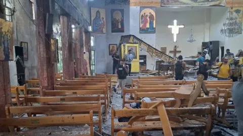 السلطات السورية تعلن عن اعتقال مجموعة من المشتبه بهم في هجوم الكنيسة، وتشير إلى أن ذلك يأتي ضمن حملة تستهدف خلايا تنظيم الدولة الإسلامية. السلطات السورية تعلن عن اعتقال مجموعة من المشتبه بهم في هجوم الكنيسة، وتشير إلى أن ذلك يأتي ضمن حملة تستهدف خلايا تنظيم الدولة الإسلامية.
