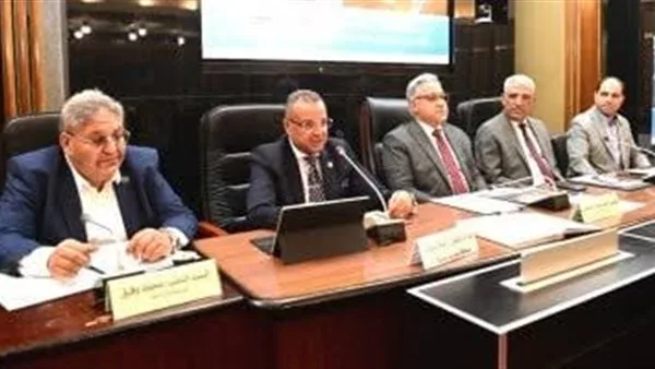 محافظ جنوب سيناء: نهدف إلى تعزيز تنافسية السياحة عالميًا ونثمن دور البرلمان
