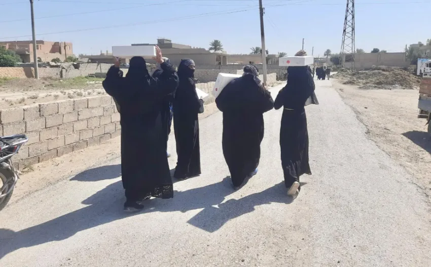 سلمان للإغاثة يوزع (1,563) صندوقًا من التمور في محافظة دير الزور بسوريا سلمان للإغاثة يوزع (1,563) صندوقًا من التمور في محافظة دير الزور بسوريا