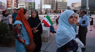 احتفال في طهران عقب الضربات على القاعدة الأمريكية في قطر