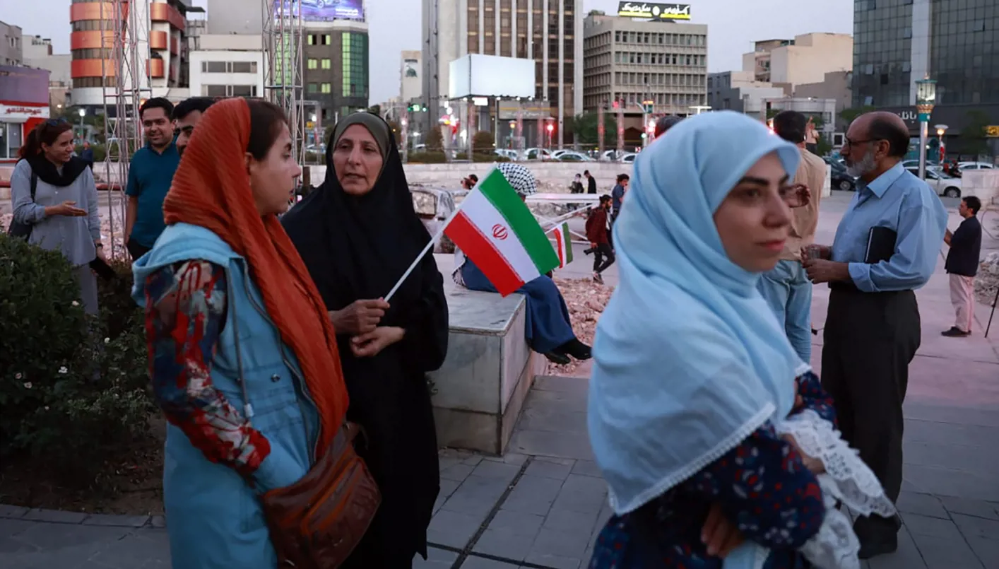 احتفال في طهران عقب الضربات على القاعدة الأمريكية في قطر