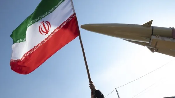 خبير عسكري: أترقب اجتماعاً بين وفود من الولايات المتحدة وإيران في سلطنة عمان
