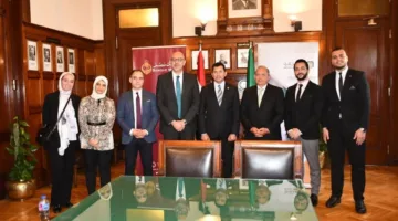 وزير الرياضة يشهد توقيع اتفاقية مع النادي الأهلي لتقديم الخدمات المصرفية في مراكز الشباب