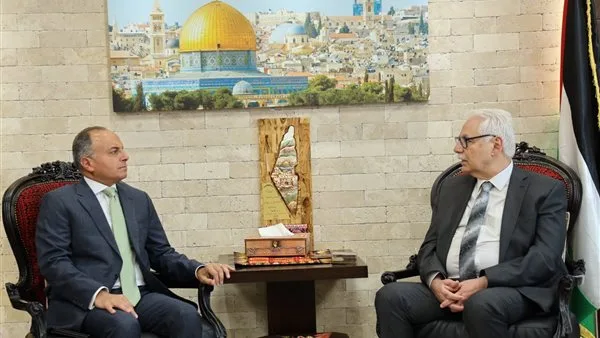 سفير مصر في رام الله ي reaffirm الدعم للقطاع الصحي الفلسطيني