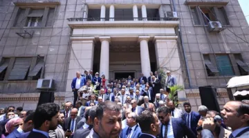 أزمة الرسوم القضائية: نقيب المحامين يؤكد: نحن غير معنيين بالنزاع وندافع عن حق دستوري يتعلق بـ«تسهيل العدالة»