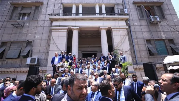 أزمة الرسوم القضائية: نقيب المحامين يؤكد: نحن غير معنيين بالنزاع وندافع عن حق دستوري يتعلق بـ«تسهيل العدالة» أزمة الرسوم القضائية: نقيب المحامين يؤكد: نحن غير معنيين بالنزاع وندافع عن حق دستوري يتعلق بـ«تسهيل العدالة»