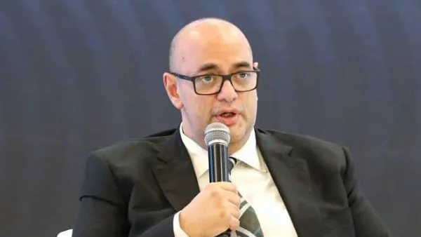 وزارة البترول تؤكد للمصريين: لا أزمة في الكهرباء خلال الصيف وزارة البترول تؤكد للمصريين: لا أزمة في الكهرباء خلال الصيف