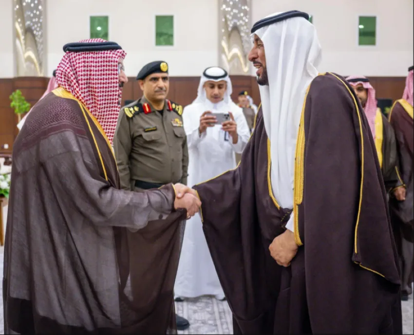 أمير القصيم يقوم بزيارة محافظة عنيزة ويشدد على أولوية خدمة المواطنين أمير القصيم يقوم بزيارة محافظة عنيزة ويشدد على أولوية خدمة المواطنين