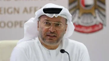 بعد انتقاد تصريح وزير المالية الإسرائيلي، أنور قرقاش يزيل التغريدة ويقدم توضيحًا