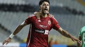 الأهلي يتفوق على بورتو في الشوط الأول بهدفين من وسام أبو علي، 2-1.