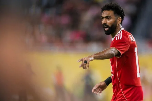 حسين الشحات: سوء الحظ سبب التعادل مع بورتو.. وشكراً لجمهور الأهلي حسين الشحات: سوء الحظ سبب التعادل مع بورتو.. وشكراً لجمهور الأهلي