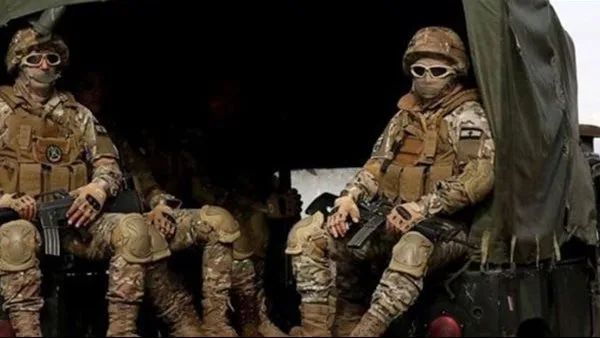 قوات عسكرية تقتحم مخيمات النازحين في البقاع للبحث عن أسلحة ومطلوبين. قوات عسكرية تقتحم مخيمات النازحين في البقاع للبحث عن أسلحة ومطلوبين.