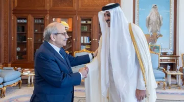 سمو الأمير يرحب برئيس الوزراء اللبناني