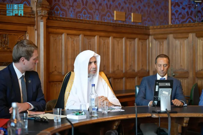 الأمين العام لرابطة العالم الإسلامي يجتمع برئيس البرلمان البريطاني الأمين العام لرابطة العالم الإسلامي يجتمع برئيس البرلمان البريطاني