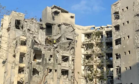 الأسرار الأكبر: عالم إسرائيلي يكشف زيف أنظمة الدفاع الجوي، ويكشف أن هذه المنظومات لم تنجح في إسقاط أي صاروخ، والناطق العسكري يضلل المعلومات… جميع الصواريخ الإيرانية سقطت في المواقع التي حددتها طهران. الأسرار الأكبر: عالم إسرائيلي يكشف زيف أنظمة الدفاع الجوي، ويكشف أن هذه المنظومات لم تنجح في إسقاط أي صاروخ، والناطق العسكري يضلل المعلومات… جميع الصواريخ الإيرانية سقطت في المواقع التي حددتها طهران.