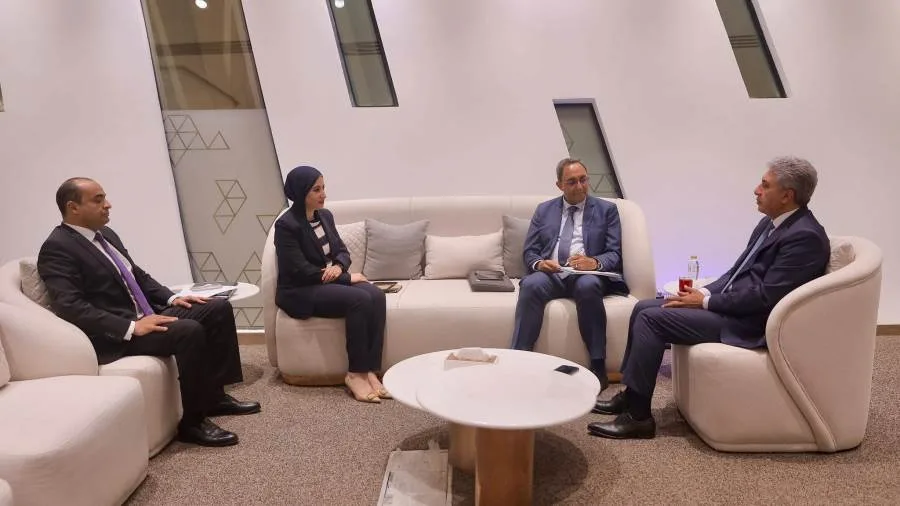 وزير السياحة والآثار يجتمع بمحافظ قنا لمناقشة آليات التعاون في تعزيز الترويج للموارد والمنتجات السياحية بالمحافظة. وزير السياحة والآثار يجتمع بمحافظ قنا لمناقشة آليات التعاون في تعزيز الترويج للموارد والمنتجات السياحية بالمحافظة.