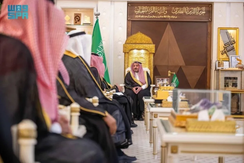 أمير القصيم يستقبل التقرير السنوي لجمعية الفراولة والفواكه في المنطقة ويمتدح مساهمتها في دعم المزارعين