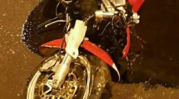 شاب يتعرض لإصابة بعد انقلاب دراجة نارية في أسوان