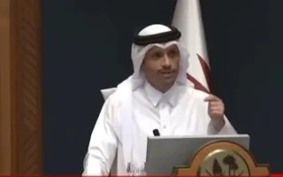 رئيس وزراء قطر يمزح: سنحاسب الذين تغيبوا اليوم بحجة الحرب (فيديو)
