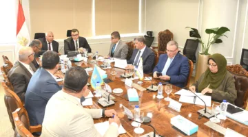 وزير الإسكان ومحافظ الوادي الجديد يناقشان سُبل التعاون في مجالات مياه الشرب والصرف الصحي