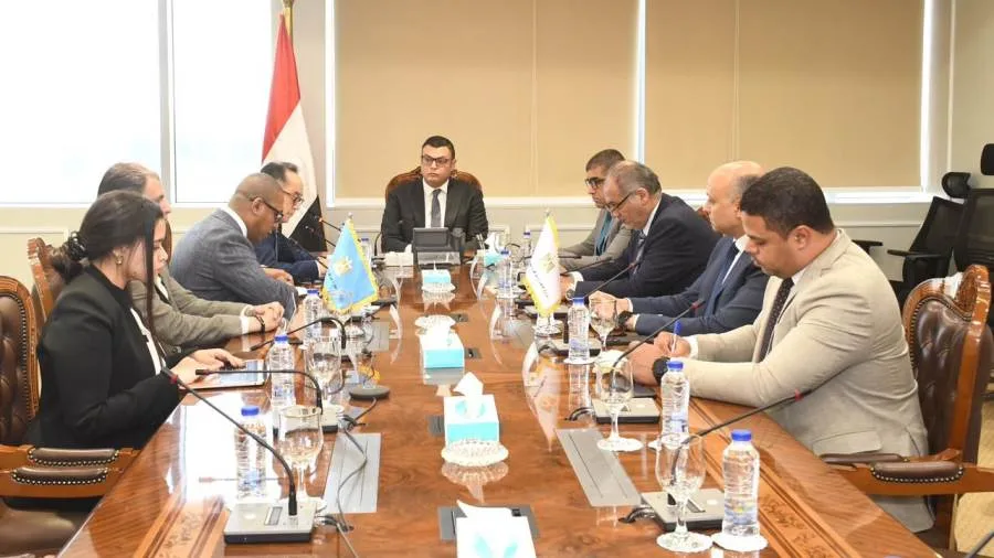 رئيس جهاز مدينة القاهرة الجديدة يزور مشروع تطوير محور التسعين الشمالي. رئيس جهاز مدينة القاهرة الجديدة يزور مشروع تطوير محور التسعين الشمالي.