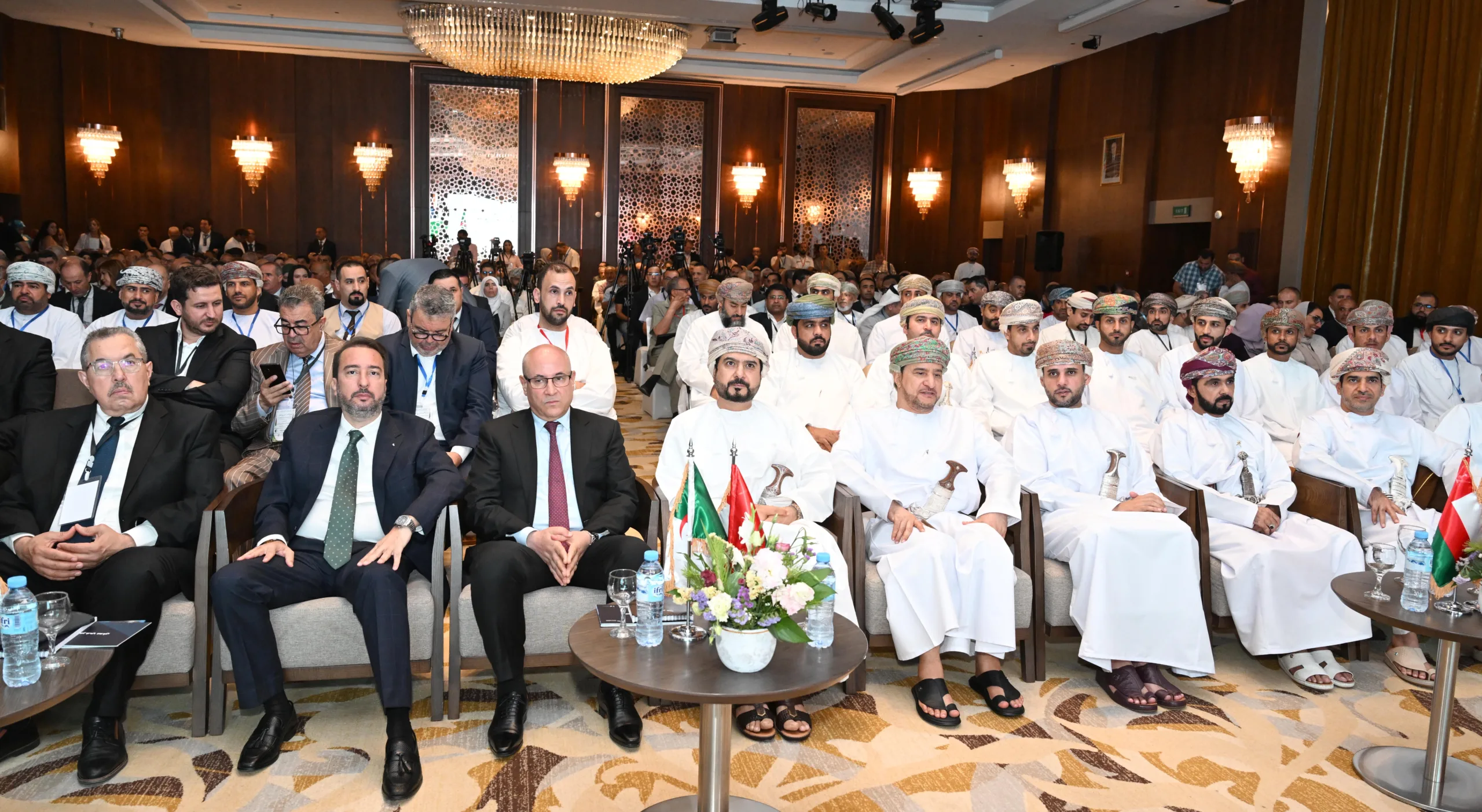 شراكات اقتصادية بين عُمان والجزائر وآفاق مستقبلية واعدة شراكات اقتصادية بين عُمان والجزائر وآفاق مستقبلية واعدة