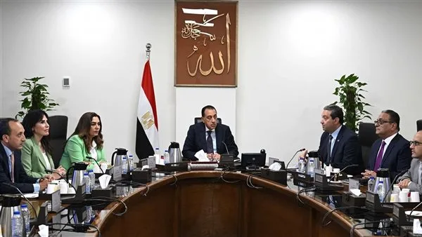 رئيس الوزراء يراقب تقدم تنفيذ المشاريع والفرص الاستثمارية في محافظة دمياط